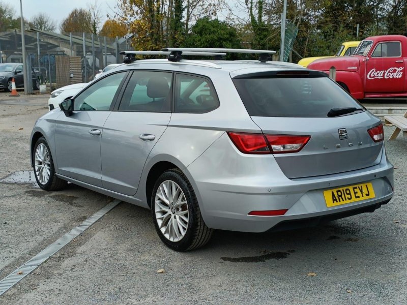 SEAT LEON