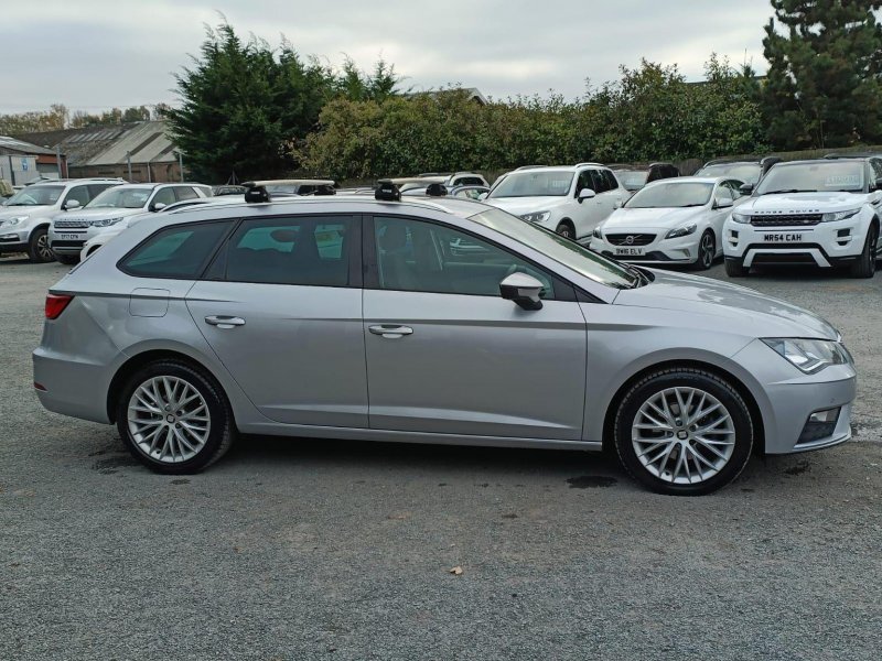 SEAT LEON