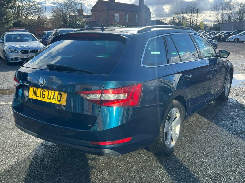 SKODA SUPERB