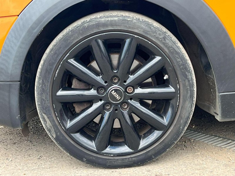 MINI HATCH