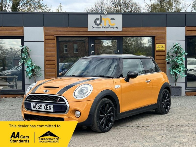 MINI HATCH