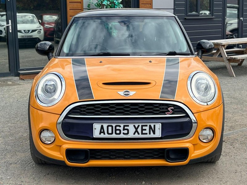 MINI HATCH