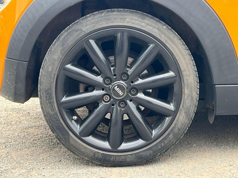 MINI HATCH