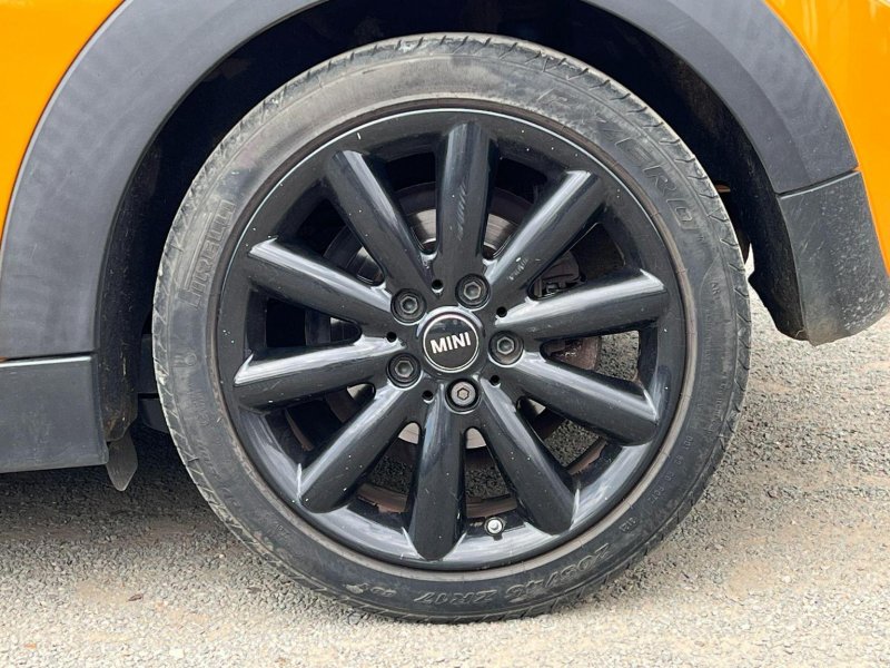 MINI HATCH
