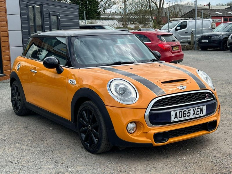 MINI HATCH