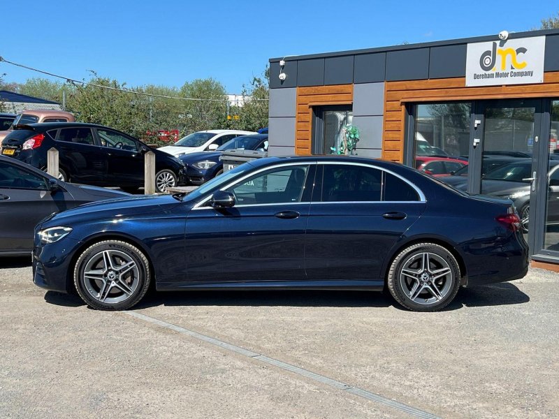 MERCEDES-BENZ E CLASS