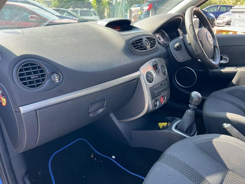 RENAULT CLIO