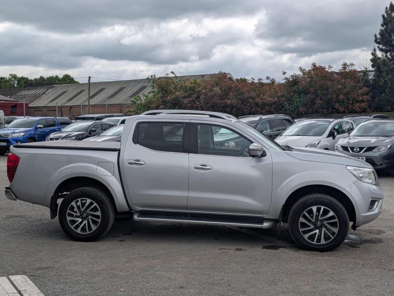 NISSAN NAVARA
