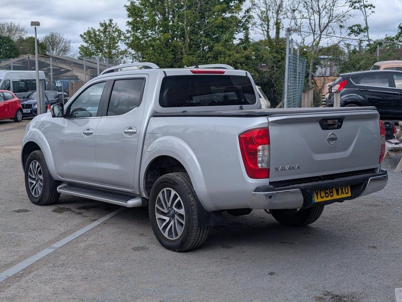 NISSAN NAVARA