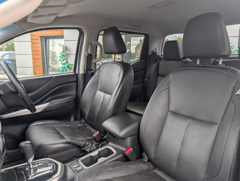 NISSAN NAVARA