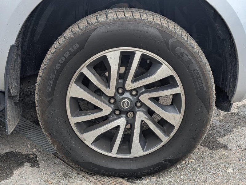 NISSAN NAVARA