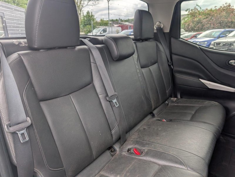 NISSAN NAVARA