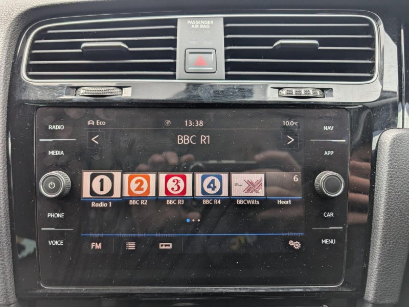 VOLKSWAGEN GOLF