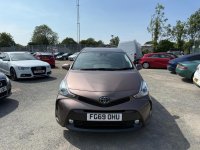 TOYOTA PRIUS+