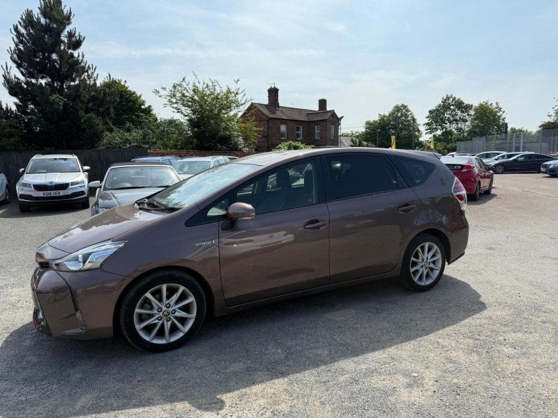 TOYOTA PRIUS+