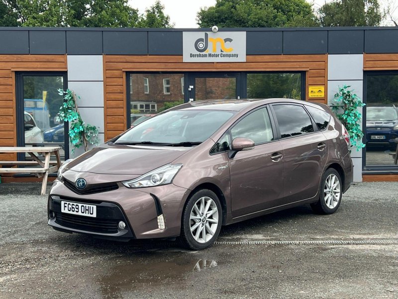 TOYOTA PRIUS+